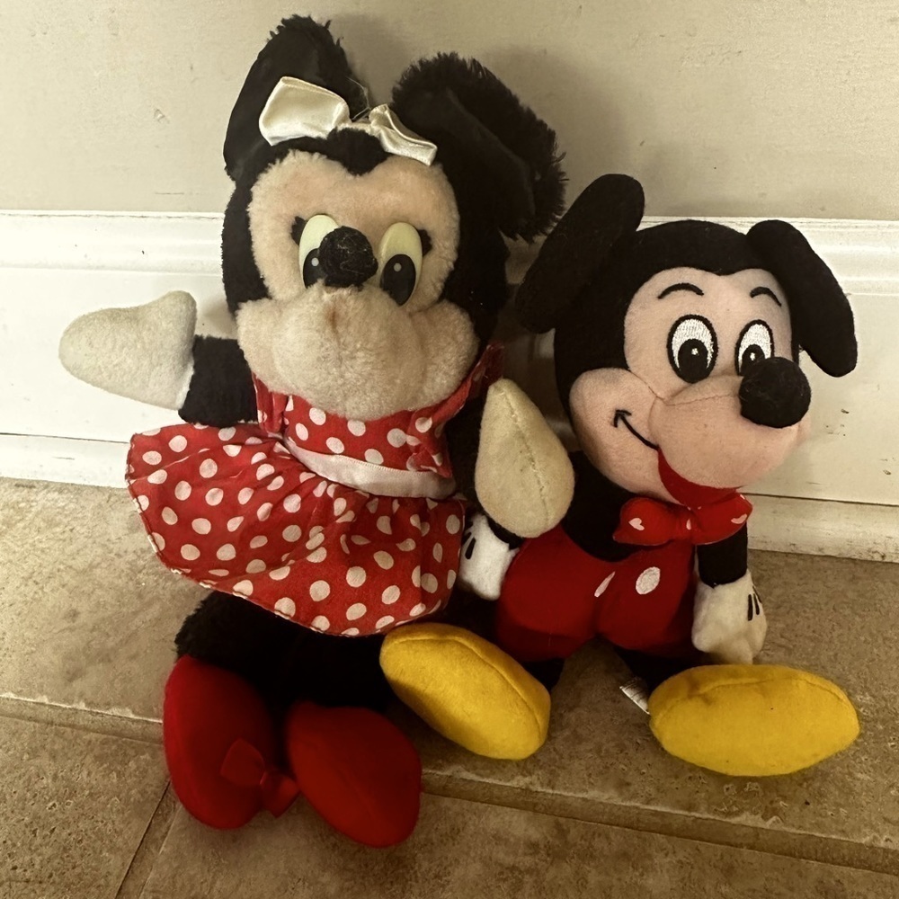 Vintage Mickey and Minnie plush Disney 1990’s stuffed animal collectable‌‌‌‌